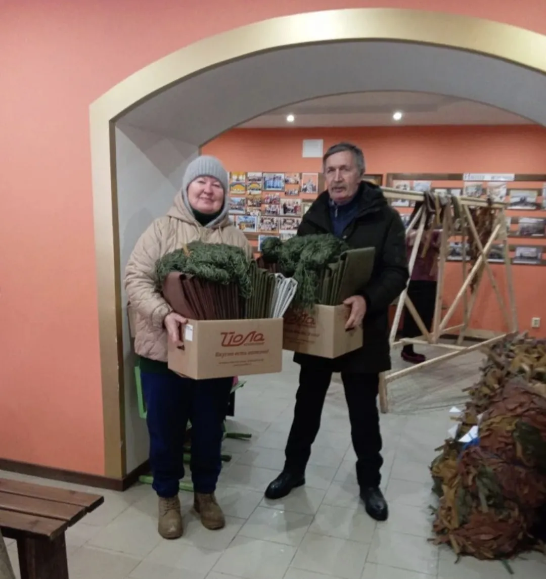 Сельские поселения сдают продукцию, из Обухово привезли три сети и гуманитарку, завершили рабочую неделю.