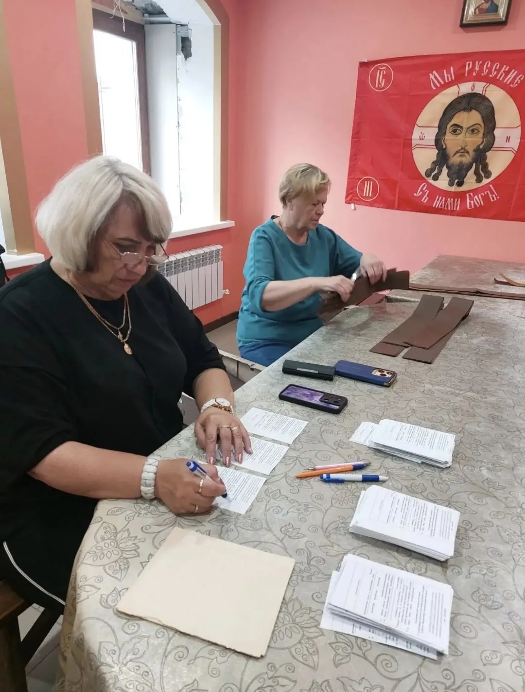 Обсуждение благоустройства Аллеи Славы и рабочие итоги дня: 1500 единиц белья от Г.А. Куршиной, сети из Муша, взнос 4000 руб.
