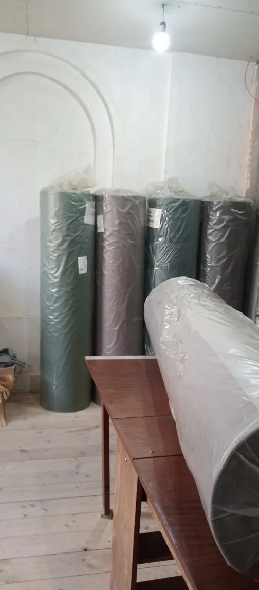 Разгрузили спандбонд, получили продукцию и материалы, газовые баллончики, баночки для свечей и организовали поход на спектакль для семей военнослужащих.