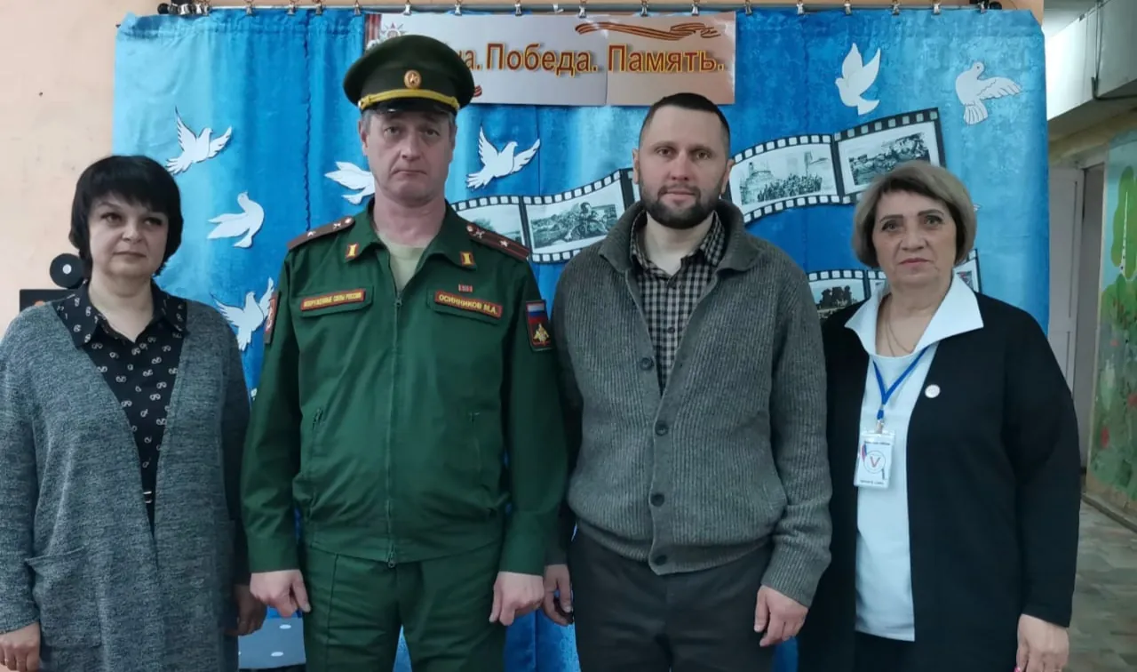 Продолжили поездки по поселениям Муша и Воробьева Гора, вручили благодарственные письма волонтёрам.